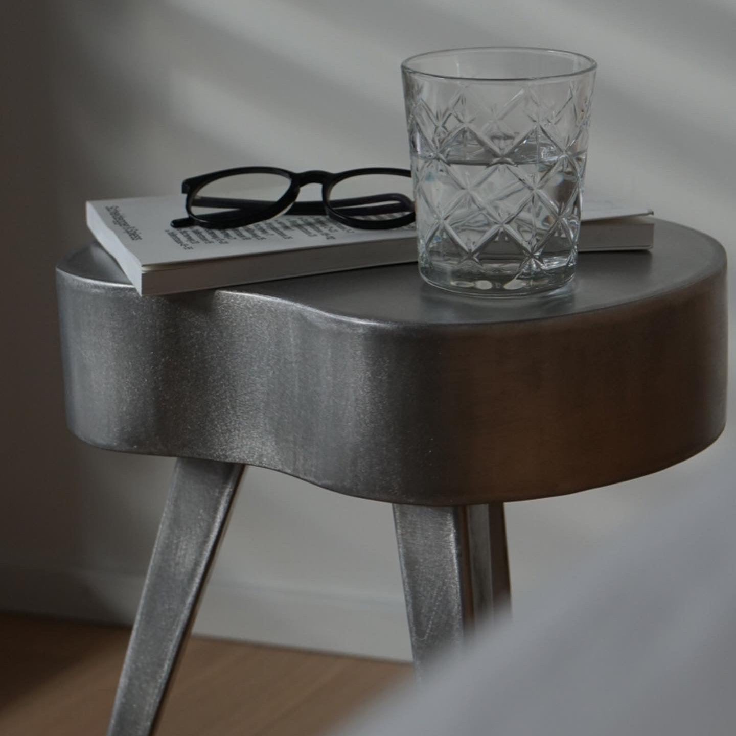 Beistelltisch ab 800 CHF