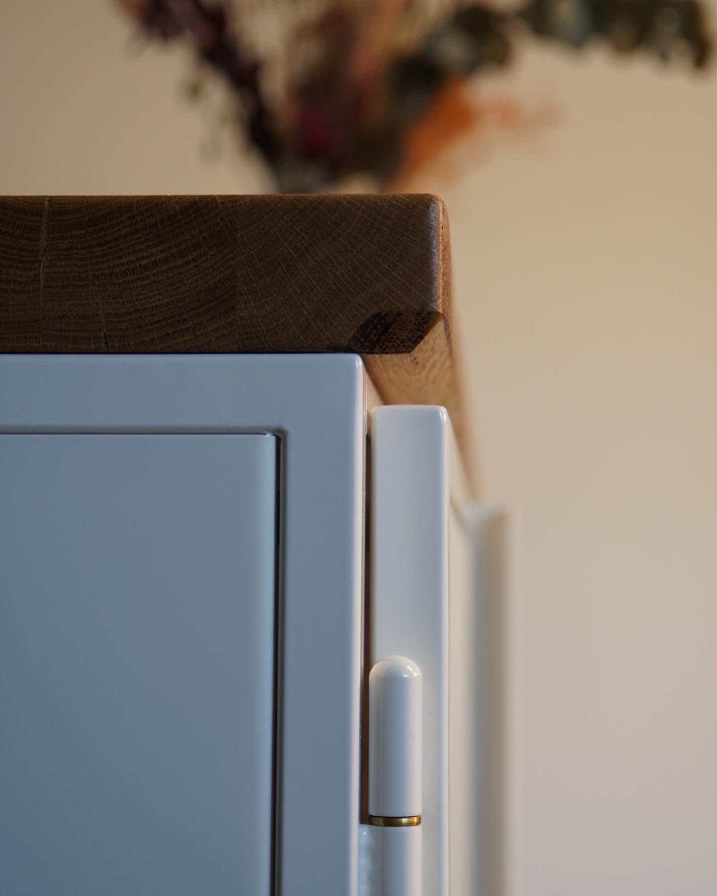 Cream white shelf from CHF 3300