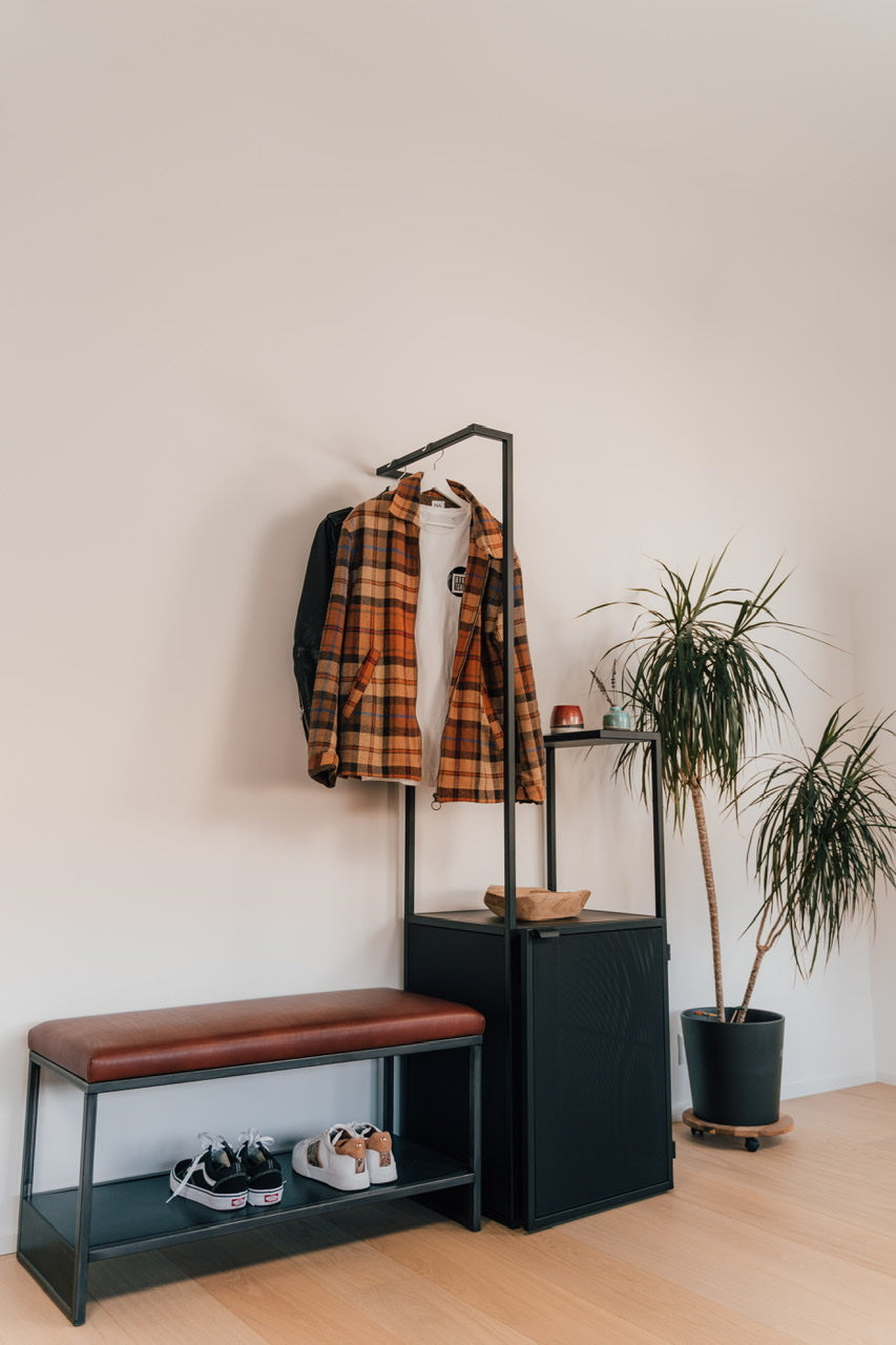 Zytglogge Industrial Garderobe