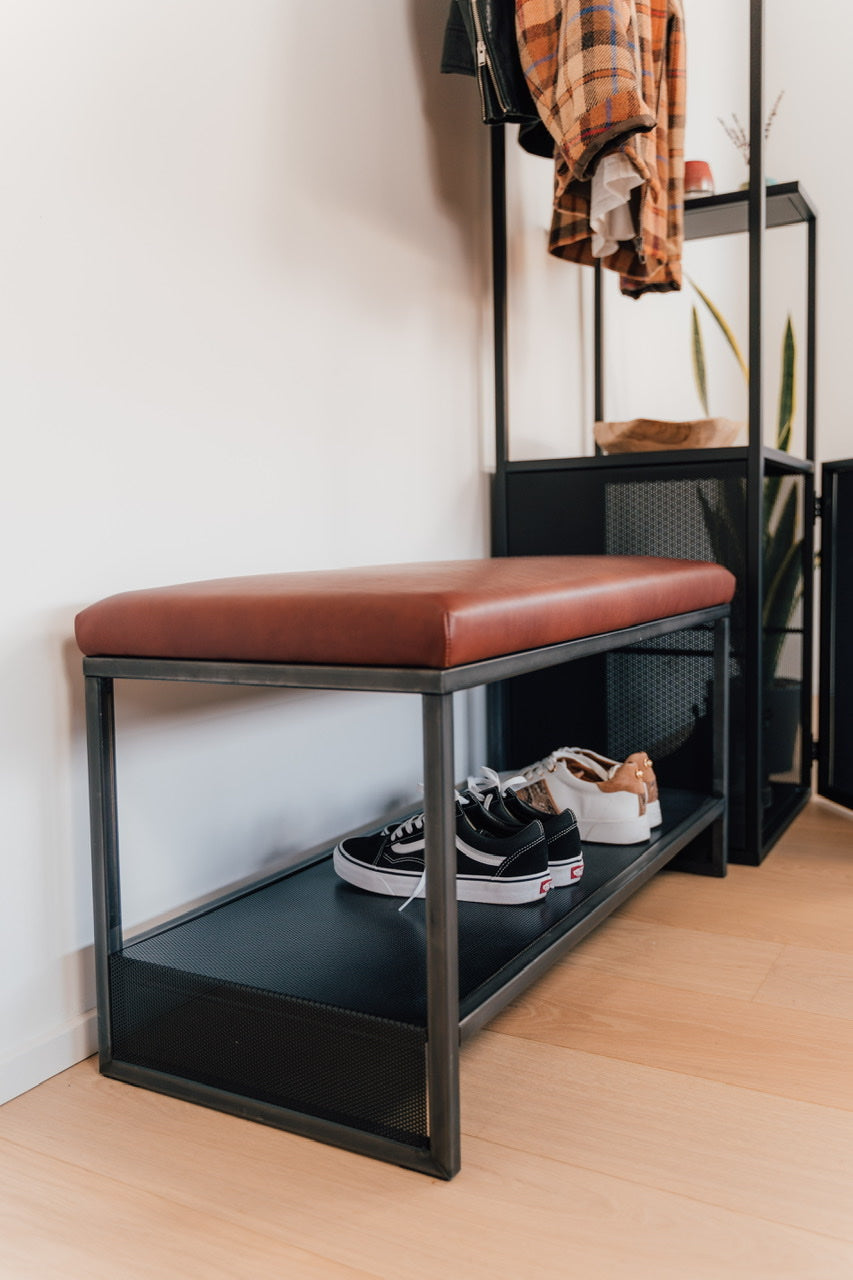 Zytglogge Industrial Garderobe